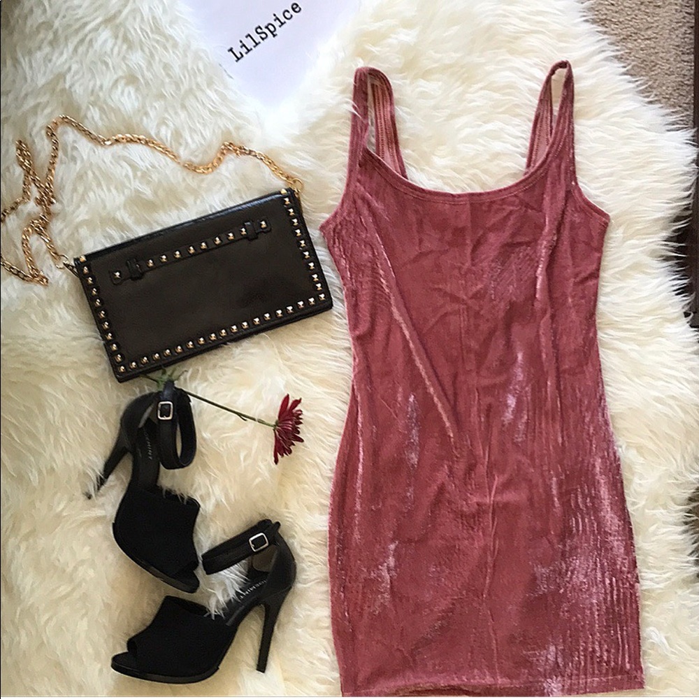 Breanne pink velvet bodycon dress - Picture 3 of 8